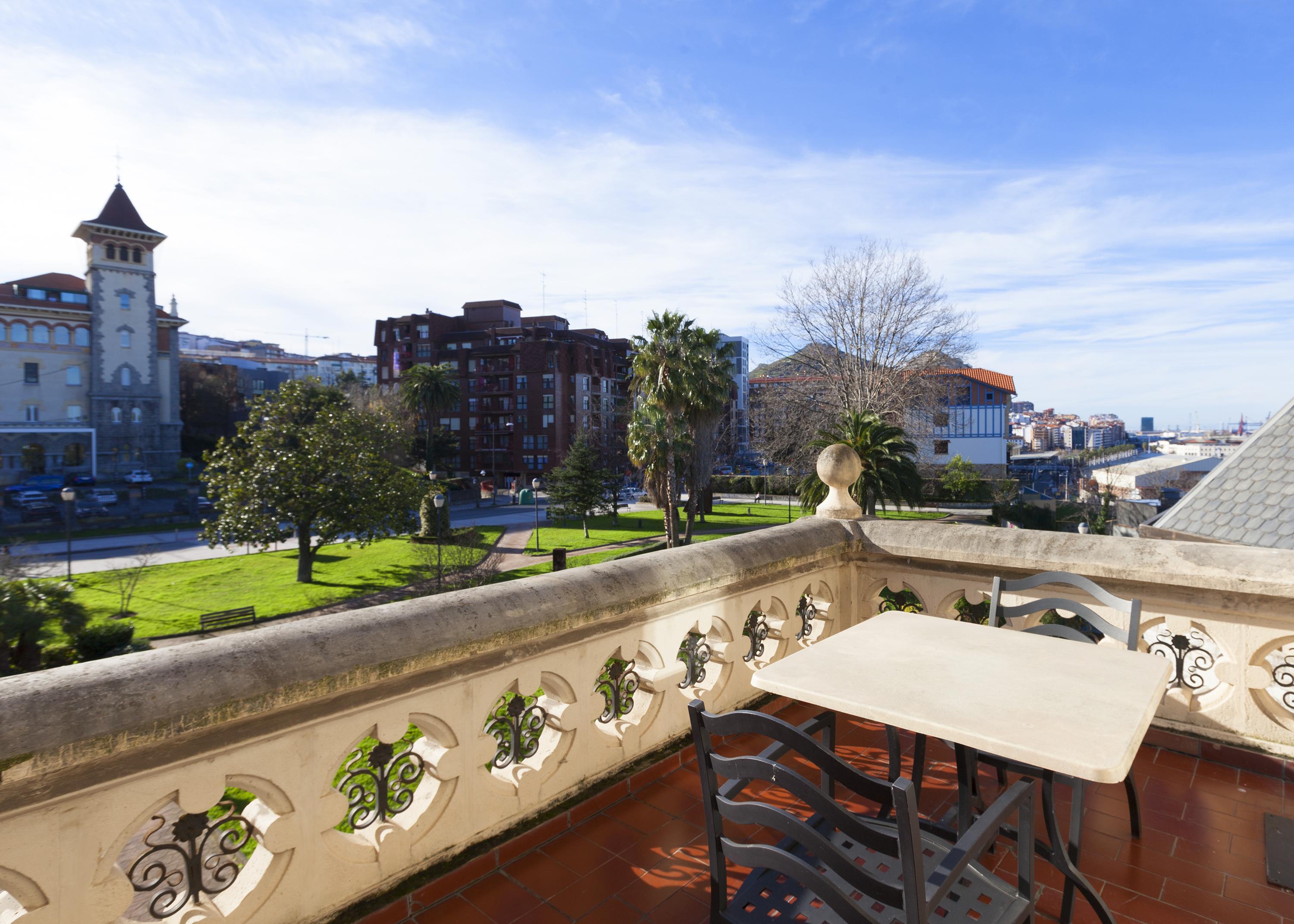 Hotel Urh Palacio De Oriol Santurtzi Exterior photo